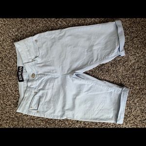 Women’s Light Blue Bermuda Short Size Small